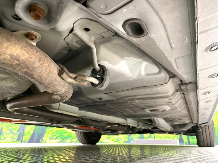2014 Toyota Aqua DAA-NHP10 (UW-6a068e49b65bf)[10]