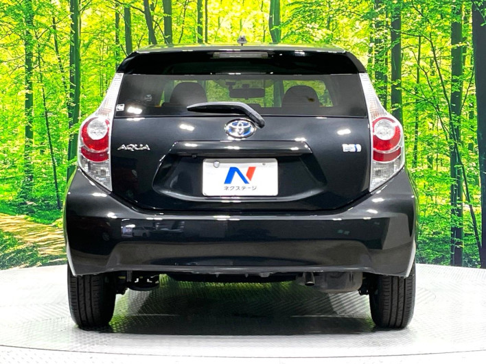 2014 Toyota Aqua DAA-NHP10 (UW-6a068e49b65bf)[7]