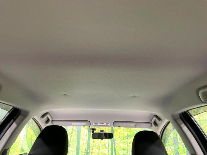 2014 Toyota Aqua DAA-NHP10 (UW-6a068e49b65bf)[17]
