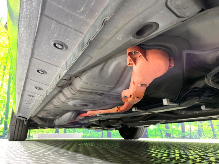 2014 Toyota Aqua DAA-NHP10 (UW-6a068e49b65bf)[14]