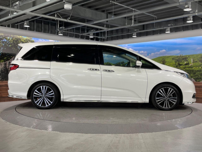 2017 Honda Odyssey DBA-RC1 (UW-6a068e5449032)[8]