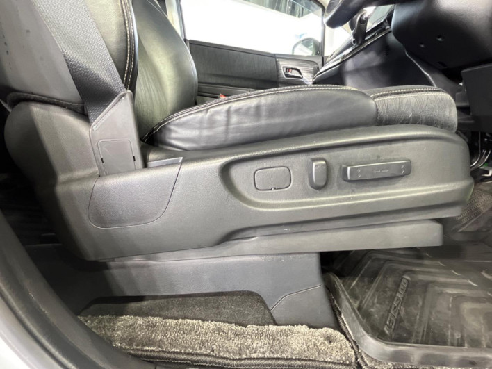 2017 Honda Odyssey DBA-RC1 (UW-6a068e5449032)[25]