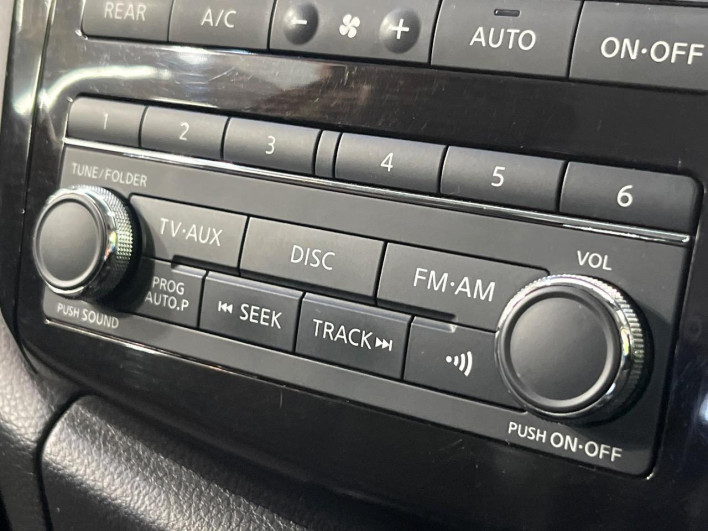 2011 Nissan Elgrand DBA-TNE52 (UW-6a068e6c2fdef)[8]