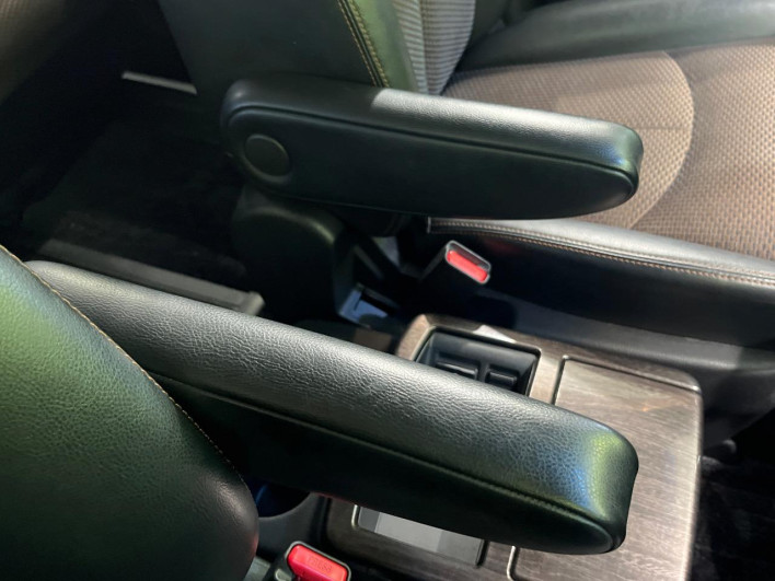 2011 Nissan Elgrand DBA-TNE52 (UW-6a068e6c2fdef)[10]