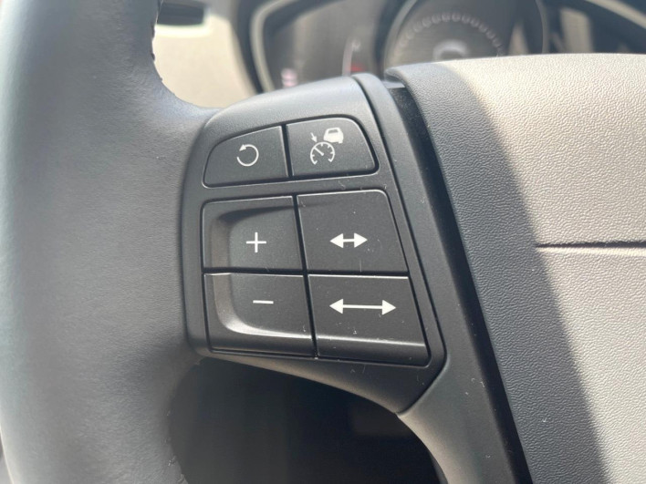 2019 Volvo V40 DBA-MB4154T (UW-6a068e7face4e)[12]