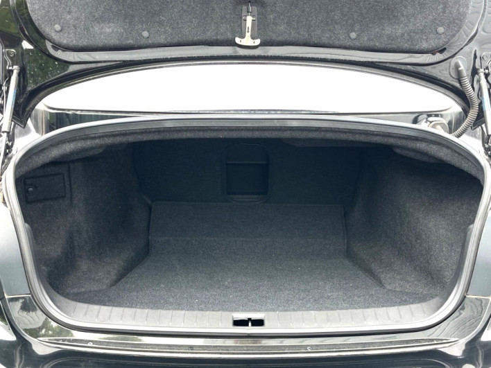 2017 Nissan Skyline DBA-YV37 (UW-6a068e8319c9e)[26]