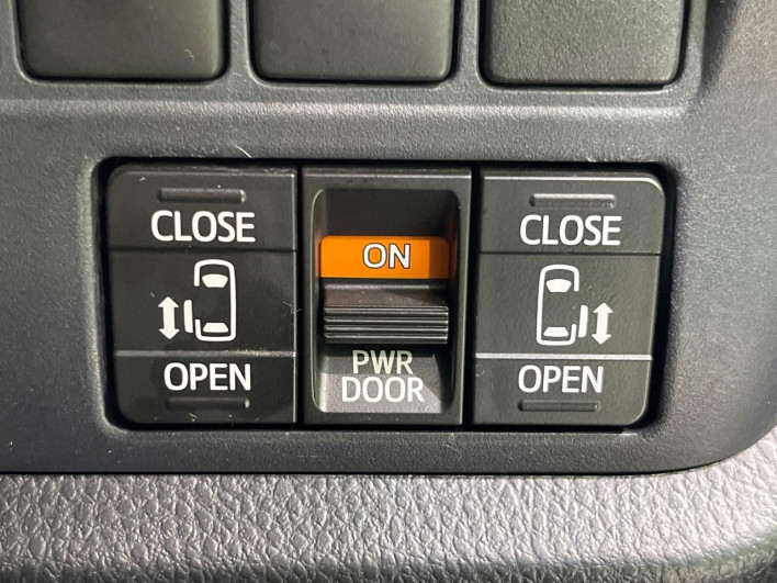 2015 Toyota Voxy DBA-ZRR80W (UW-6a068e8bc3f41)[20]