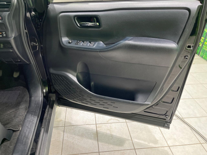 2015 Toyota Voxy DBA-ZRR80W (UW-6a068e8bc3f41)[17]