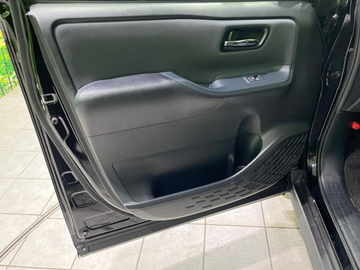 2015 Toyota Voxy DBA-ZRR80W (UW-6a068e8bc3f41)[4]