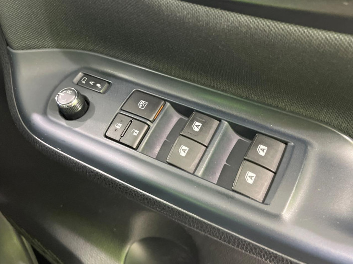 2015 Toyota Voxy DBA-ZRR80W (UW-6a068e8bc3f41)[18]