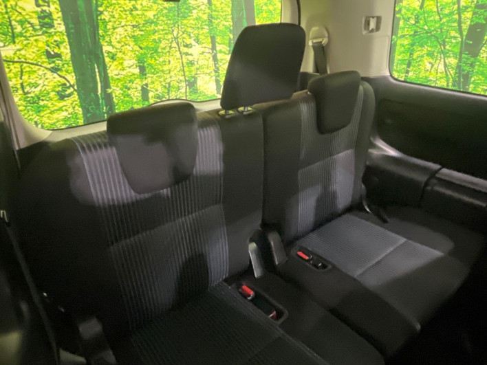 2015 Toyota Voxy DBA-ZRR80W (UW-6a068e8bc3f41)[12]