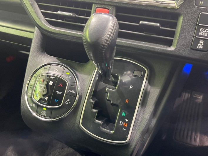 2015 Toyota Voxy DBA-ZRR80W (UW-6a068e8bc3f41)[27]
