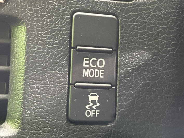 2015 Toyota Voxy DBA-ZRR80W (UW-6a068e8bc3f41)[26]