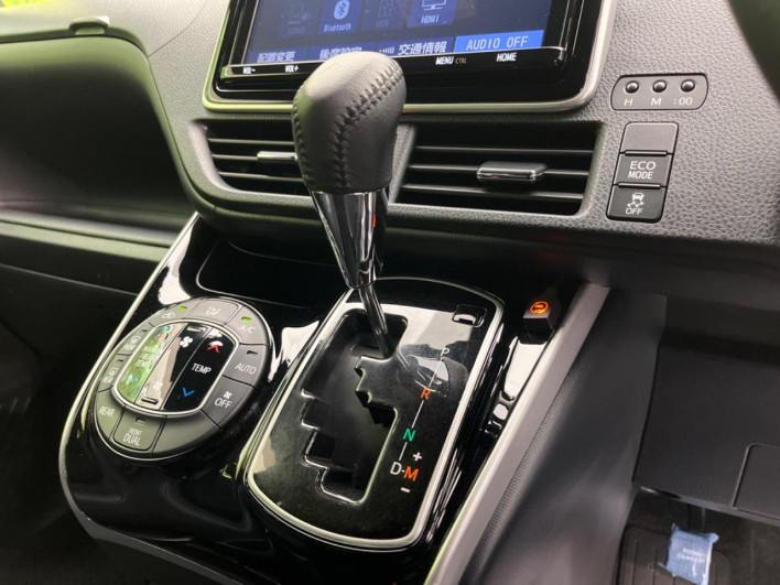 2020 Toyota Voxy 3BA-ZRR80W (UW-6a068e8fe020d)[28]