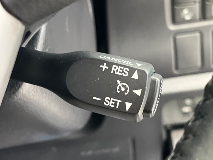 2020 Toyota Voxy 3BA-ZRR80W (UW-6a068e8fe020d)[20]