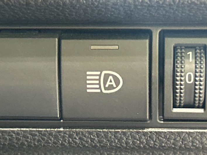 2023 Toyota Corolla Cross 6AA-ZVG13 (UW-6a068e92ad24b)[18]