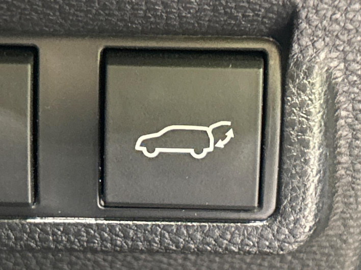2023 Toyota Corolla Cross 6AA-ZVG13 (UW-6a068e92ad24b)[19]