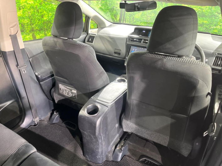 2016 Toyota Prius α DAA-ZVW40W (UW-6a068e971d238)[27]