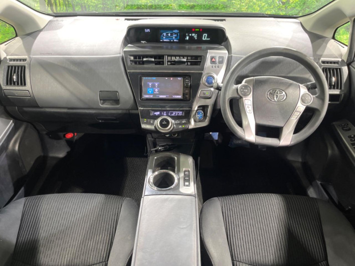 2016 Toyota Prius α DAA-ZVW40W (UW-6a068e971d238)[25]