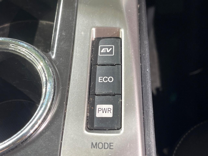 2016 Toyota Prius α DAA-ZVW40W (UW-6a068e971d238)[24]
