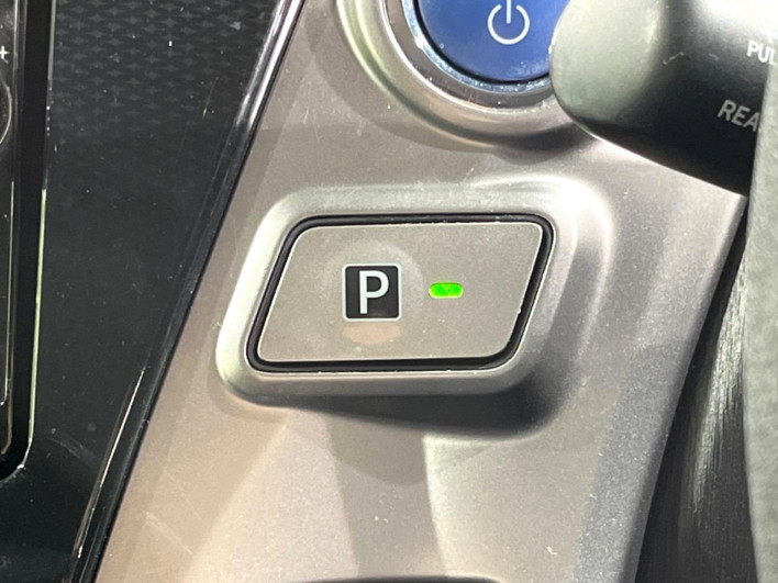 2016 Toyota Prius α DAA-ZVW40W (UW-6a068e971d238)[18]