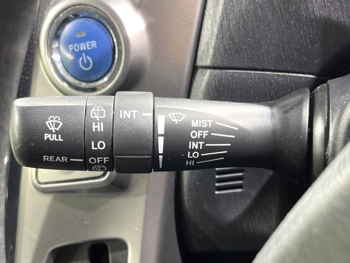 2016 Toyota Prius α DAA-ZVW40W (UW-6a068e971d238)[16]