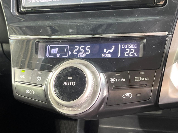 2016 Toyota Prius α DAA-ZVW40W (UW-6a068e971d238)[19]