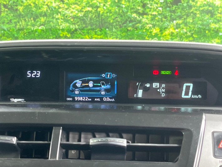 2016 Toyota Prius α DAA-ZVW40W (UW-6a068e971d238)[21]