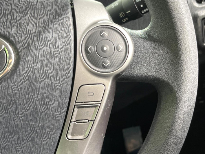 2016 Toyota Prius α DAA-ZVW40W (UW-6a068e971d238)[11]