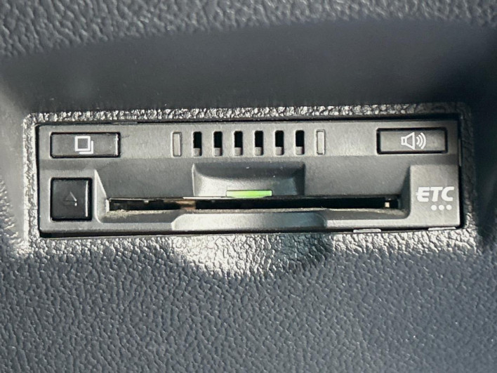 2020 Toyota Prius DAA-ZVW51 (UW-6a068e9a40810)[24]
