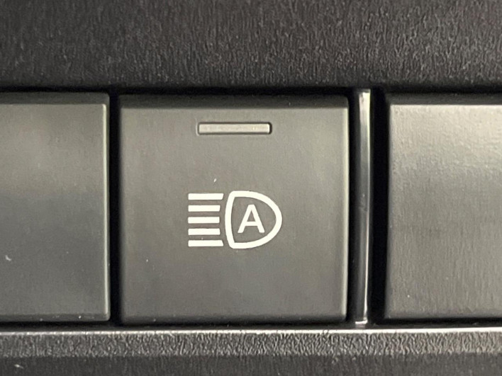 2022 Toyota Voxy 6AA-ZWR90W (UW-6a068e9f9d3d0)[7]