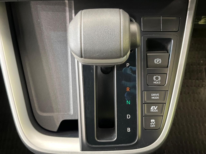 2022 Toyota Voxy 6AA-ZWR90W (UW-6a068e9f9d3d0)[15]