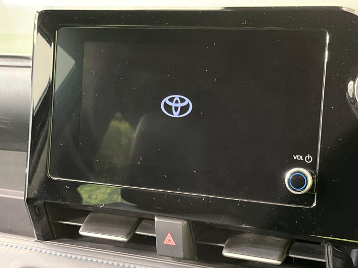 2022 Toyota Voxy 6AA-ZWR90W (UW-6a068e9f9d3d0)[21]