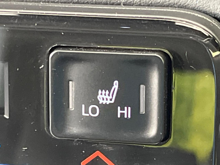 2022 Toyota Voxy 6AA-ZWR90W (UW-6a068e9f9d3d0)[28]