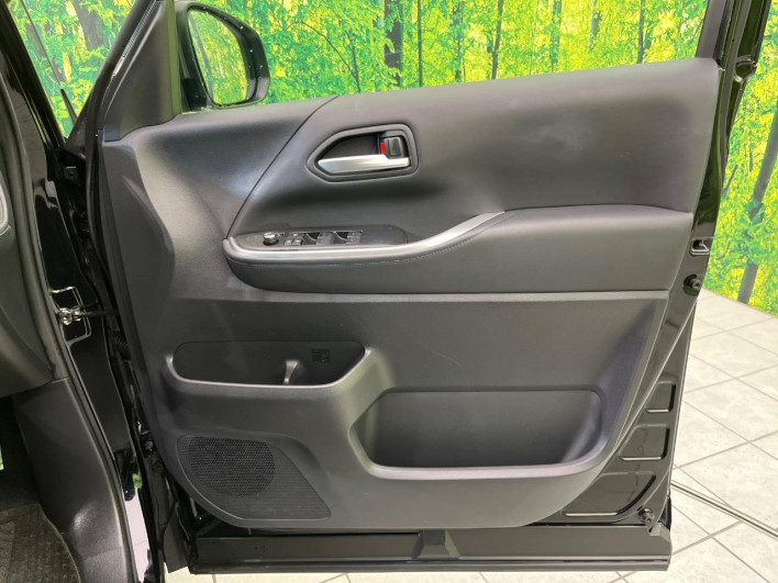 2022 Toyota Voxy 6AA-ZWR90W (UW-6a068e9f9d3d0)[4]
