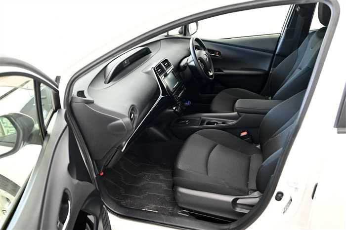 2021 Toyota Prius ZVW51 (UW-6a0e682e52b3f)[12]