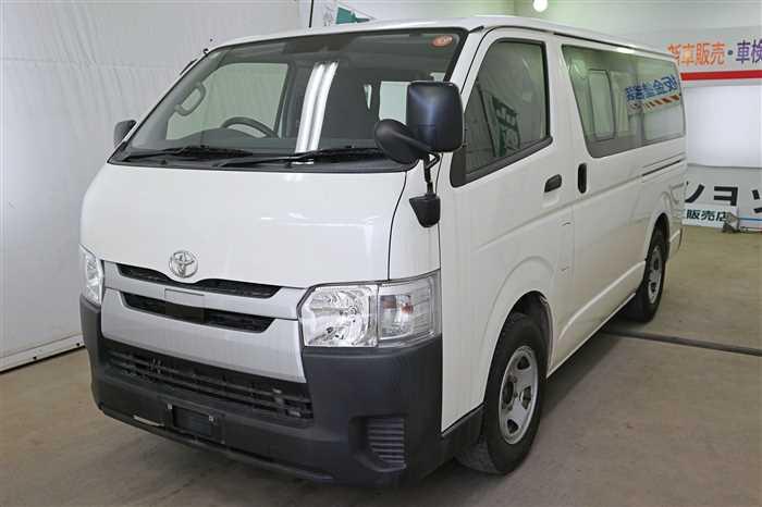 2020 Toyota Hiace Van KDH200V (UW-6a0e6840314b4)[1]