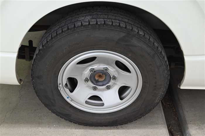 2020 Toyota Hiace Van KDH200V (UW-6a0e6840314b4)[5]