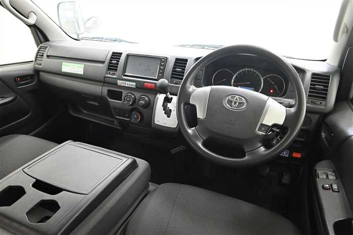 2020 Toyota Hiace Van KDH200V (UW-6a0e6840314b4)[7]