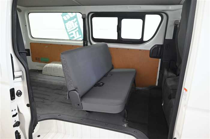 2020 Toyota Hiace Van KDH200V (UW-6a0e6840314b4)[8]