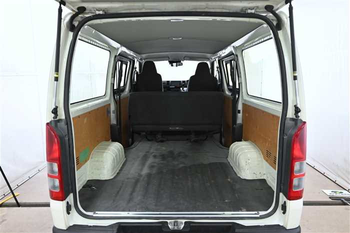 2020 Toyota Hiace Van KDH200V (UW-6a0e6840314b4)[9]