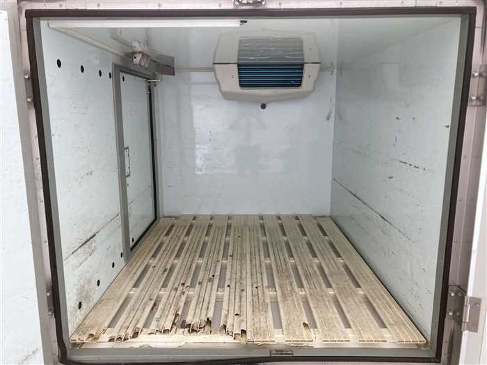 2022 Suzuki Carry Truck DA16T (UW-6a0e683f1a7a9)[10]