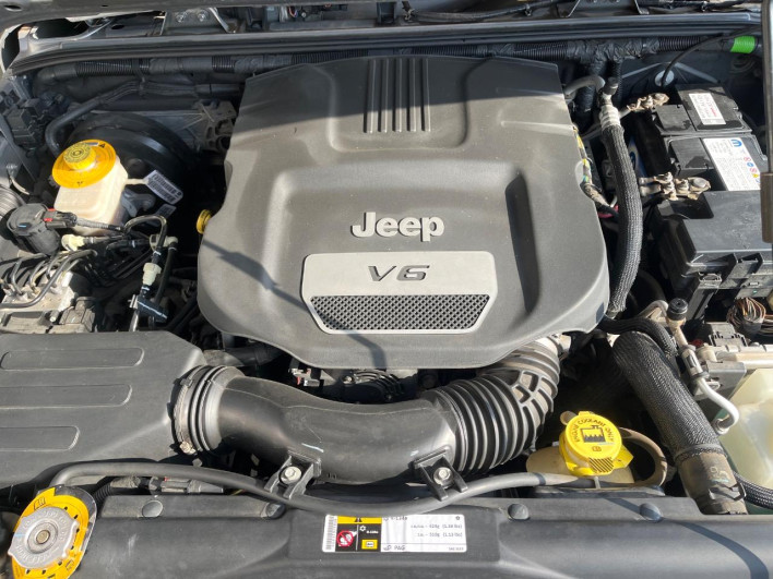 2016 Chrysler Jeep Wrangler Unlimited ABA-JK36L (UW-6a09307d199c9)[4]