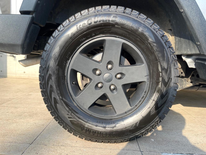 2016 Chrysler Jeep Wrangler Unlimited ABA-JK36L (UW-6a09307d199c9)[29]