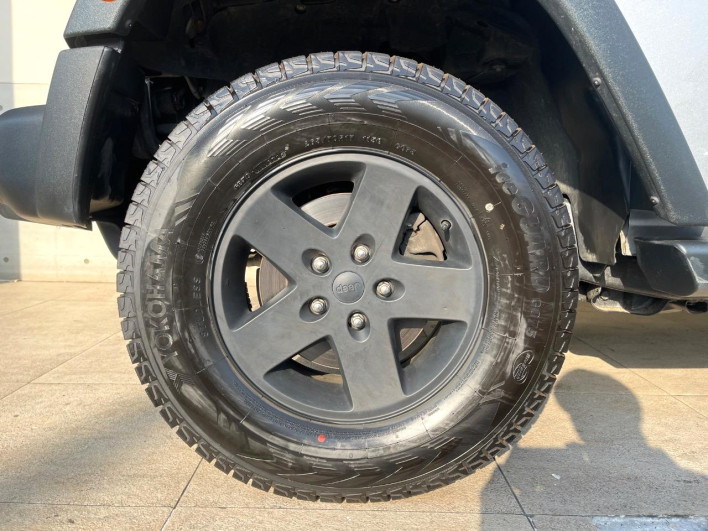2016 Chrysler Jeep Wrangler Unlimited ABA-JK36L (UW-6a09307d199c9)[20]
