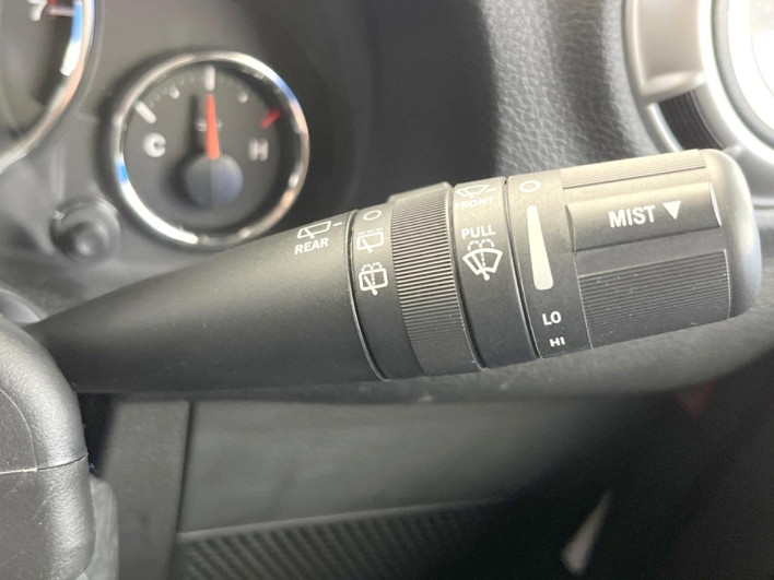 2017 Chrysler Jeep Wrangler Unlimited ABA-JK36L (UW-6a09307d35171)[17]