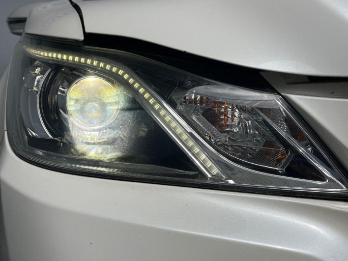 2013 Toyota Crown Hybrid DAA-AWS210 (UW-6a093098849fe)[4]