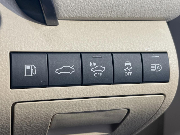2018 Toyota Camry DAA-AXVH70 (UW-6a0930a4024ce)[27]
