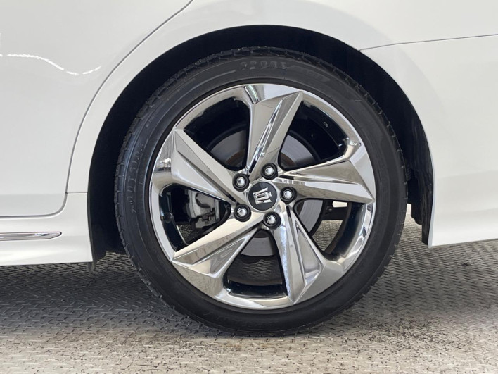 2019 Toyota Crown Hybrid 6AA-AZSH20 (UW-6a0930a97955f)[7]