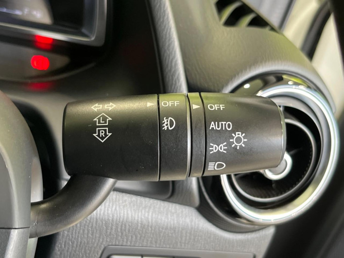 2015 Mazda Demio LDA-DJ5AS (UW-6a0930c9406ca)[22]